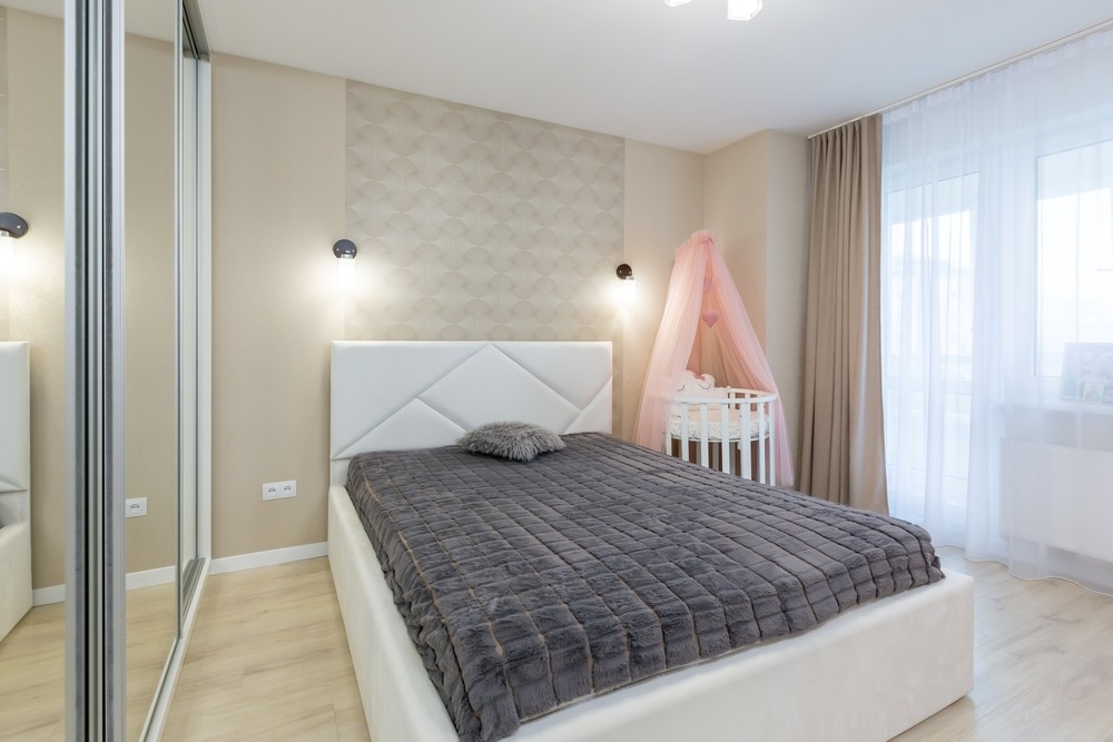 Todos los trucos para decorar un dormitorio de matrimonio pequeño